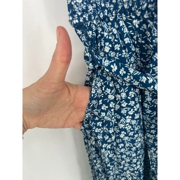 Baltic Born Hadley Smocked Jumpsuit Blue White Ditsy Floral Print Size Small - Picture 4 of 13